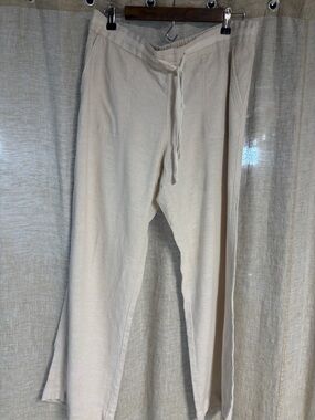 Caslon linen and rayon classic pants
Perfect for spring and summer